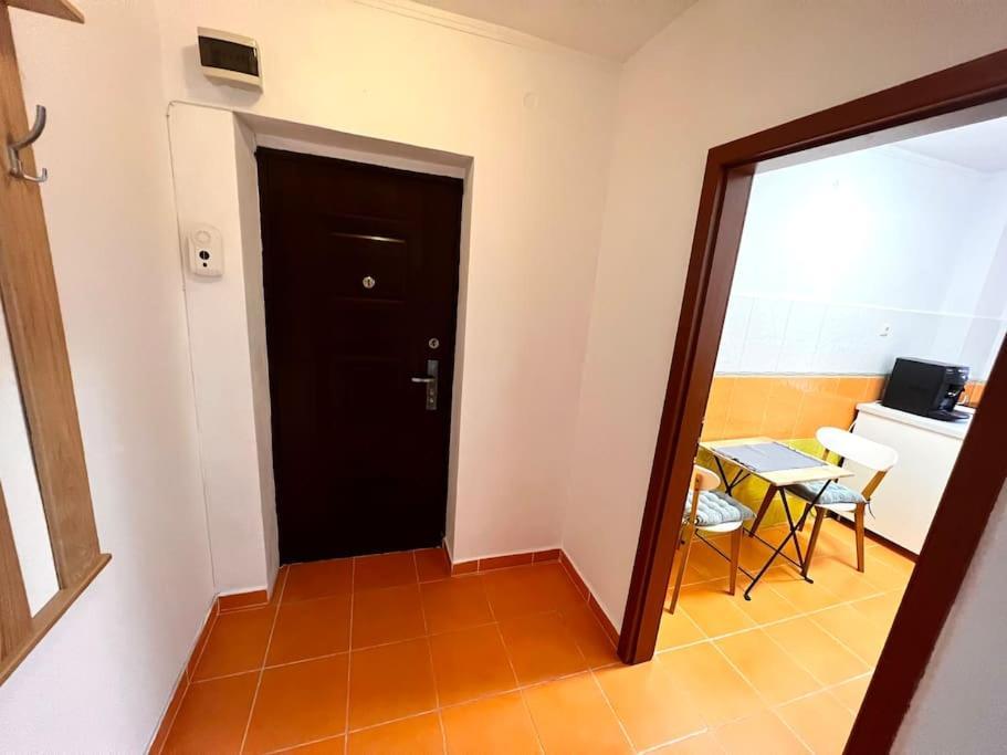 Piata Ovidiu 14 Lowcost 公寓
